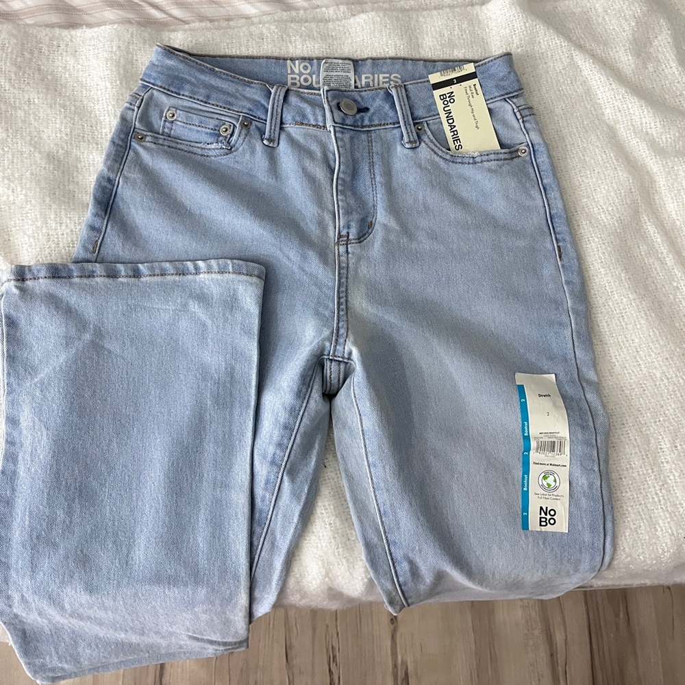 No Boundaries Women's High Rise Light Blue Jeans
